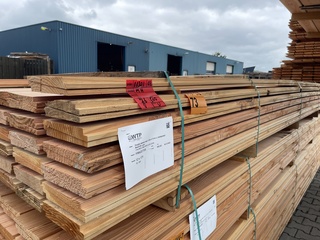 Ca. 70x Douglas zweeds rabat, 26x195mm, lengte 500cm